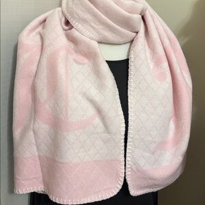 Juicy couture pink Knit scarf shawl new JC logo 18" x 70" one size wrap